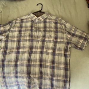 Men’s Linen Kuhl shirt.